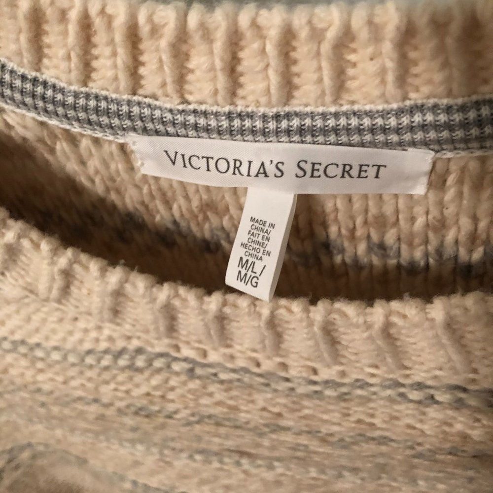 Victoria's Secret Knit Poncho Sweater Size M/L